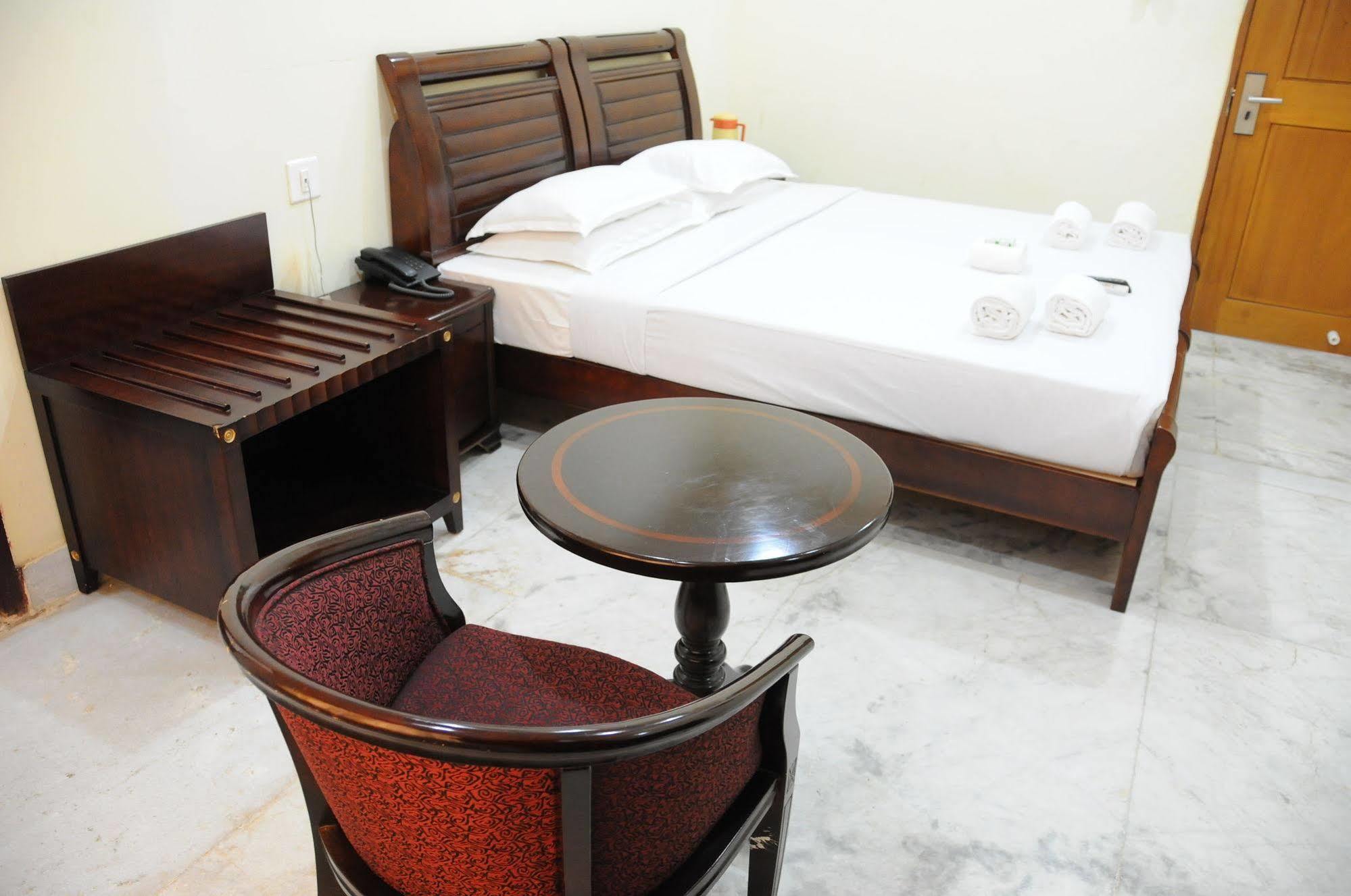 Lloyds Serviced Apartments, Near Music Academy Chennai Luaran gambar